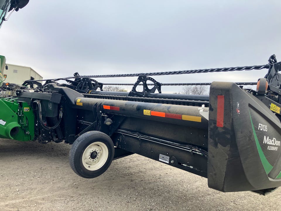 MacDon FD135
