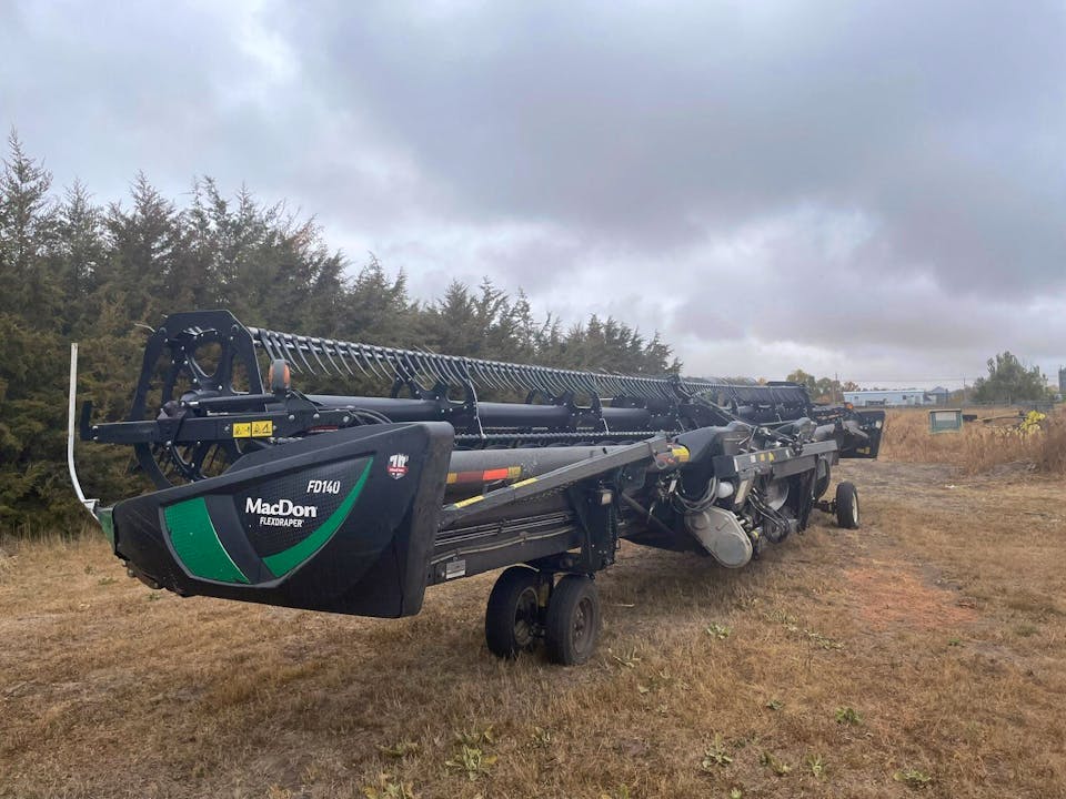 MacDon FD140
