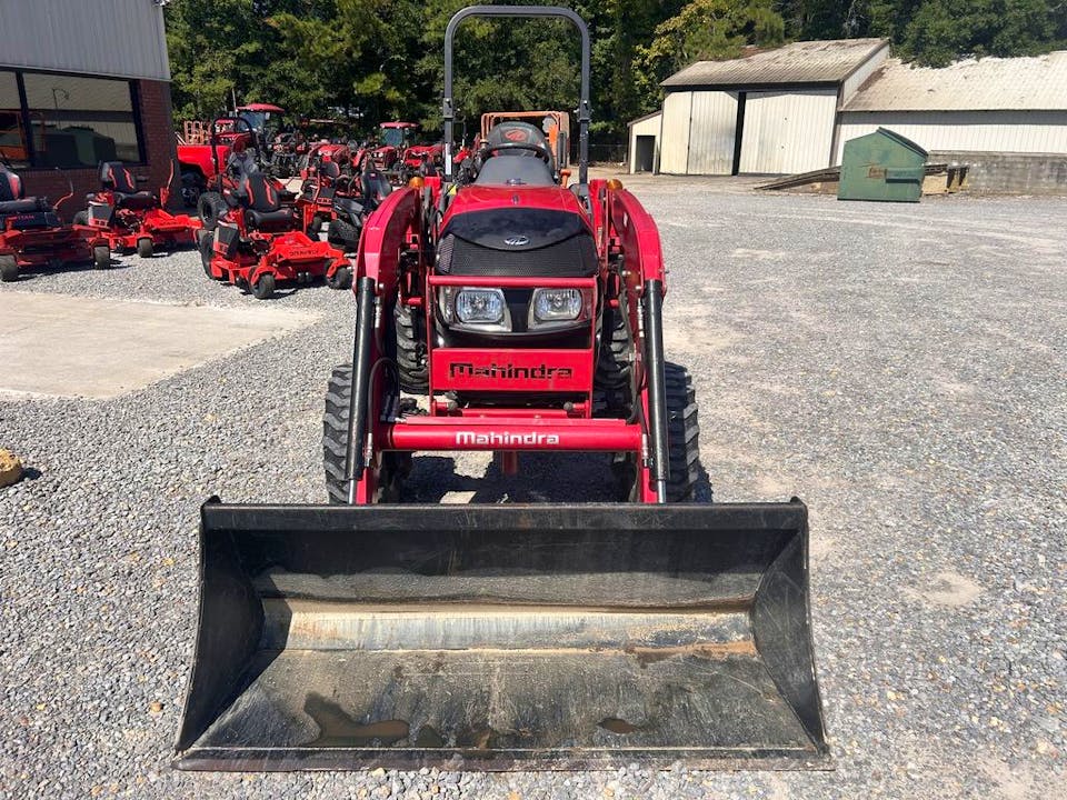 Mahindra 1533 Shuttle
