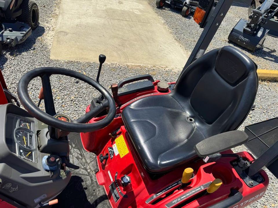 Massey Ferguson GC1700 Series MFGC1723E