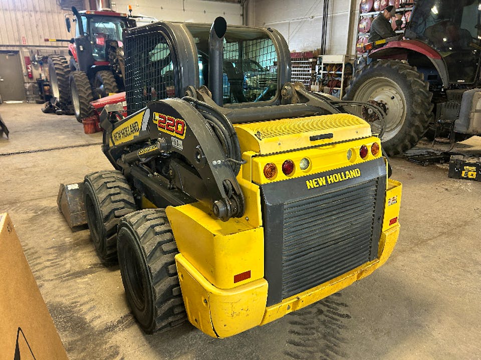 NEW HOLLAND L220