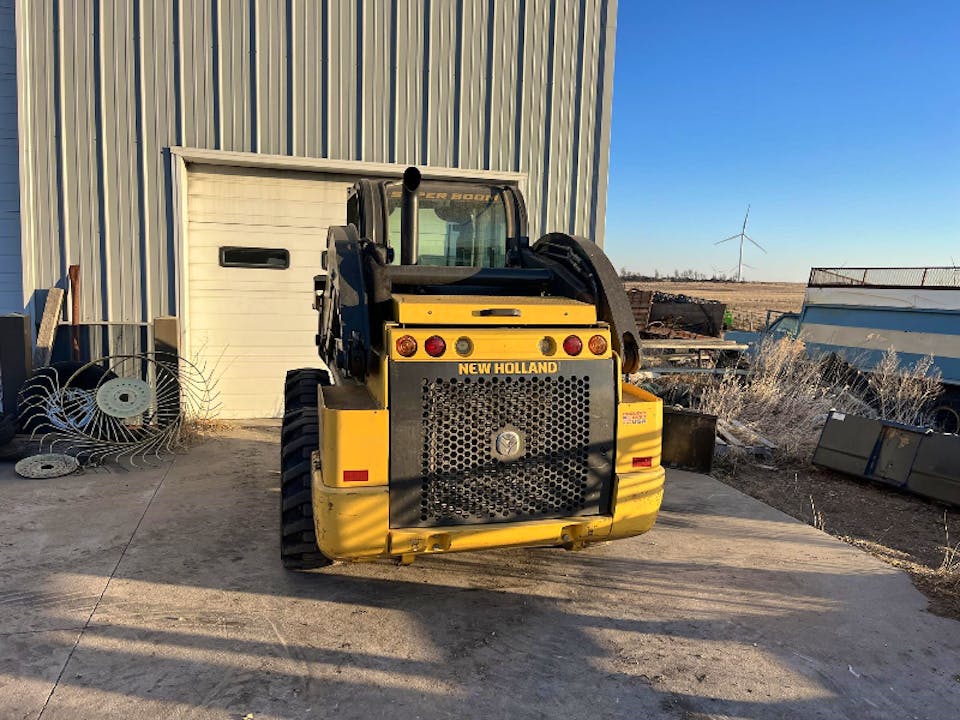 New Holland L228
