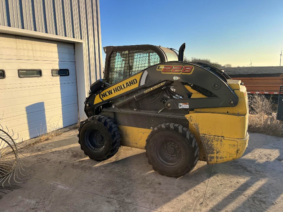 New Holland L228