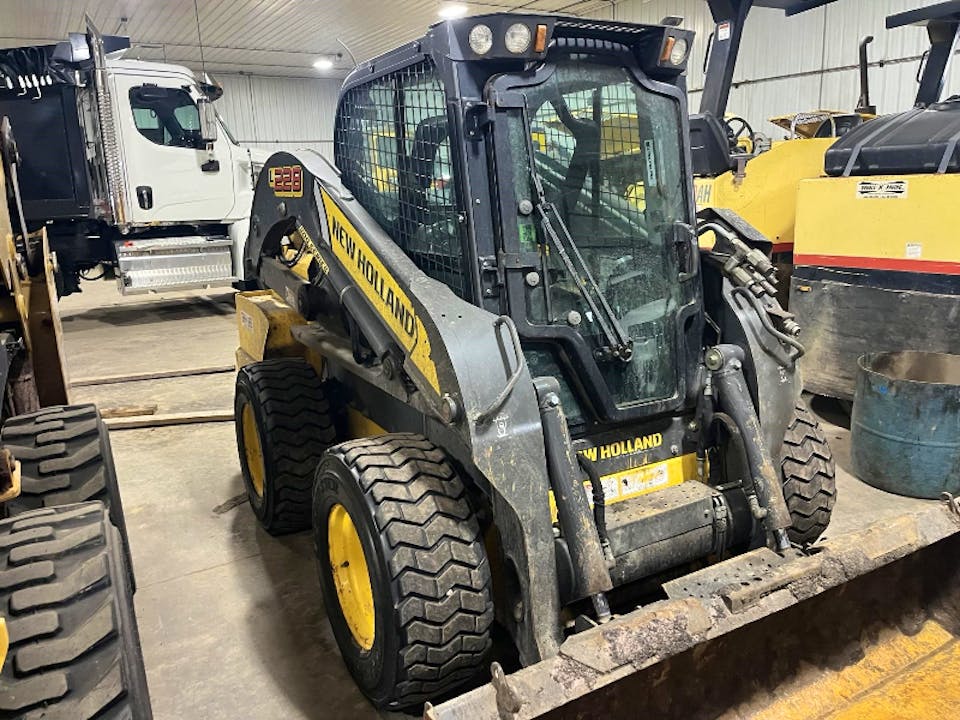 New Holland L228