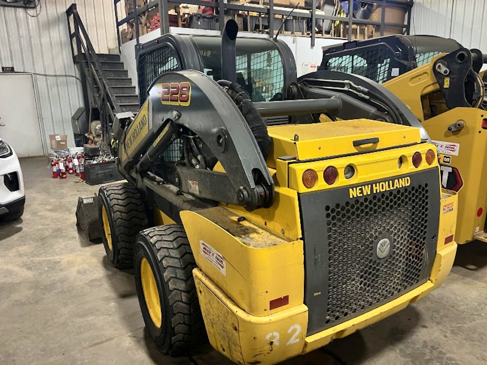 New Holland L228
