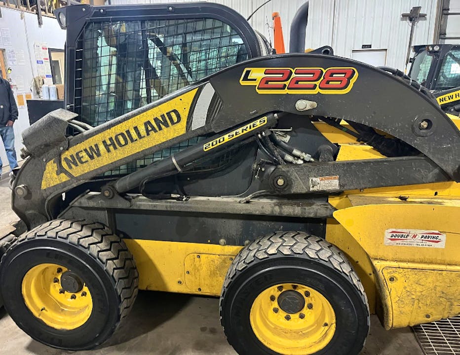 New Holland L228