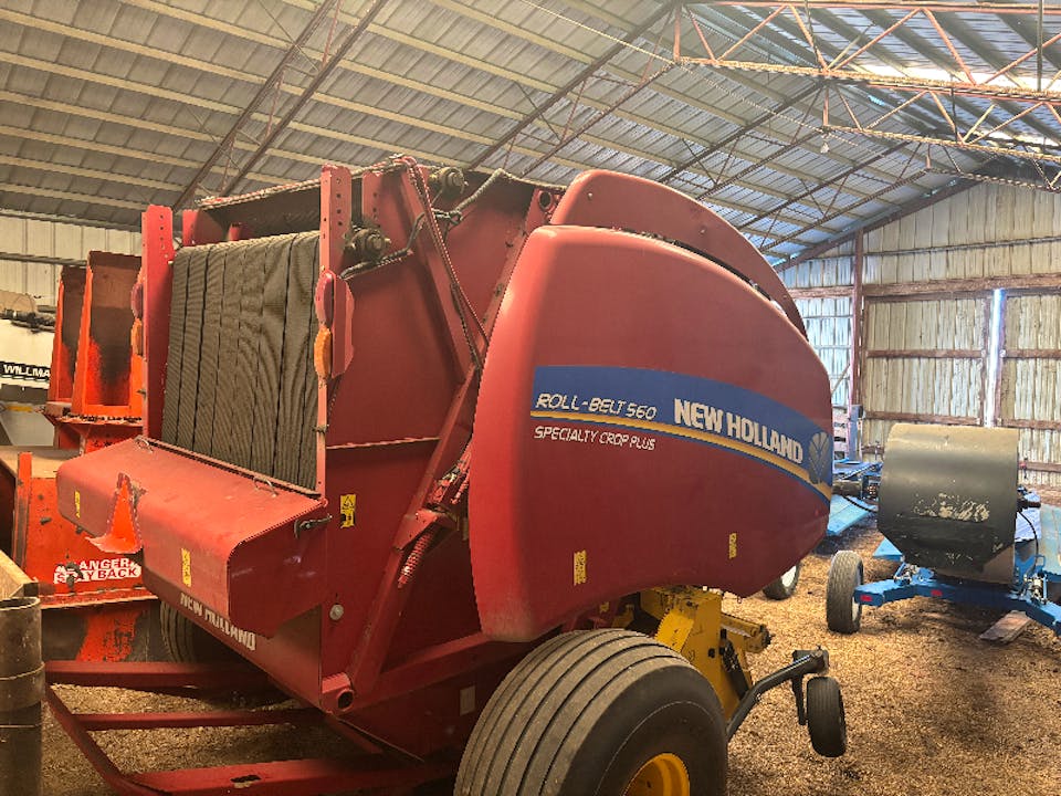 NEW HOLLAND RB560