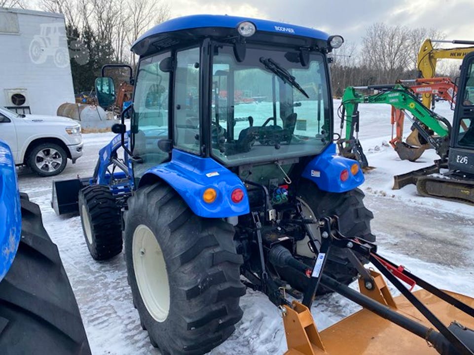 New Holland BOOMER 50