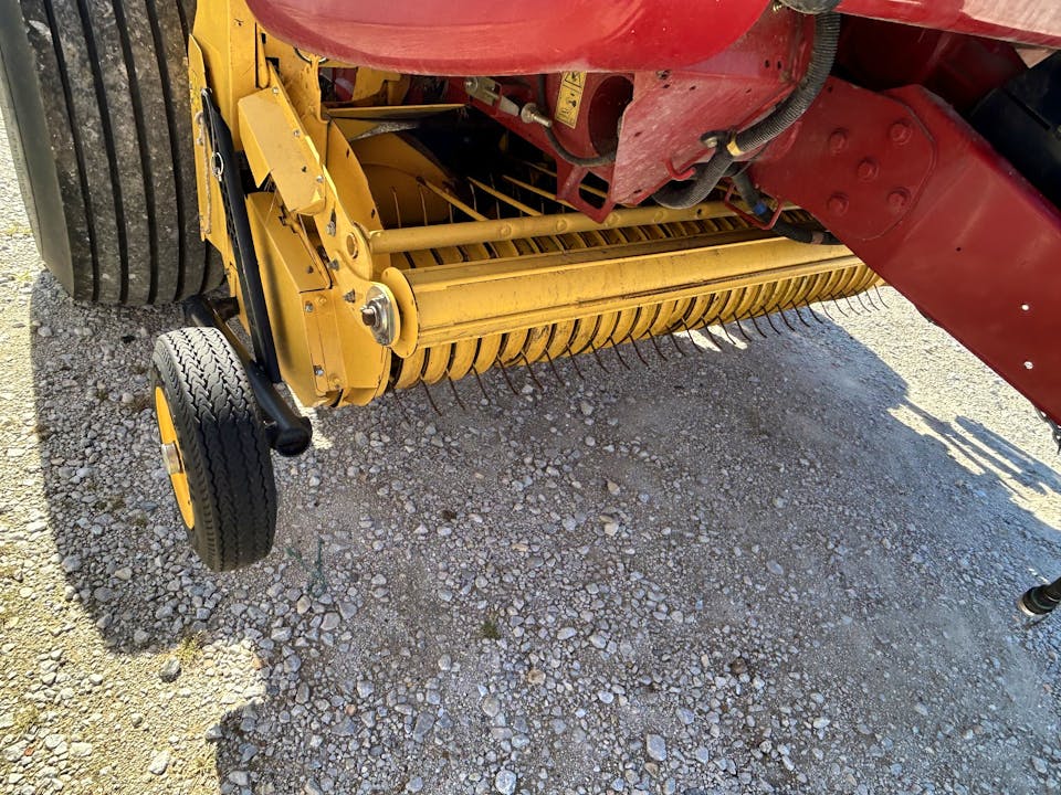 New Holland Rollbelt 460