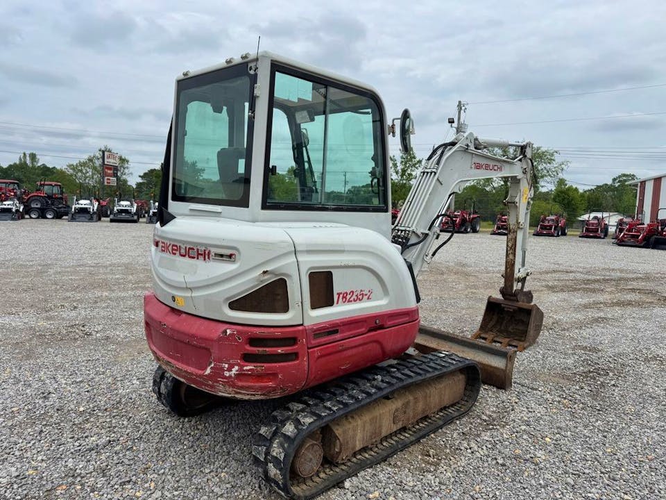 TAKEUCHI TB235-2