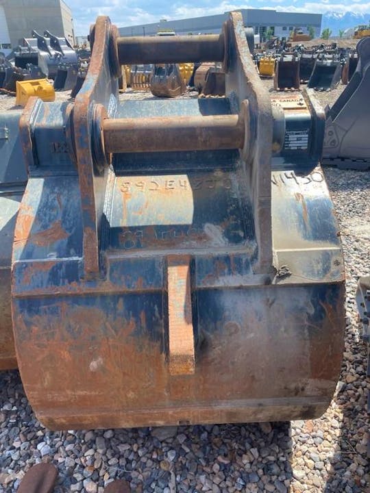 B & D Fabricators 350HD42