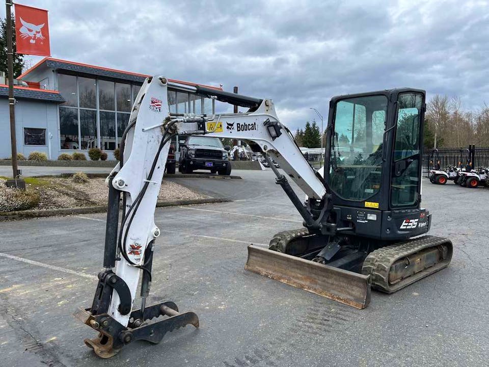 Bobcat E35