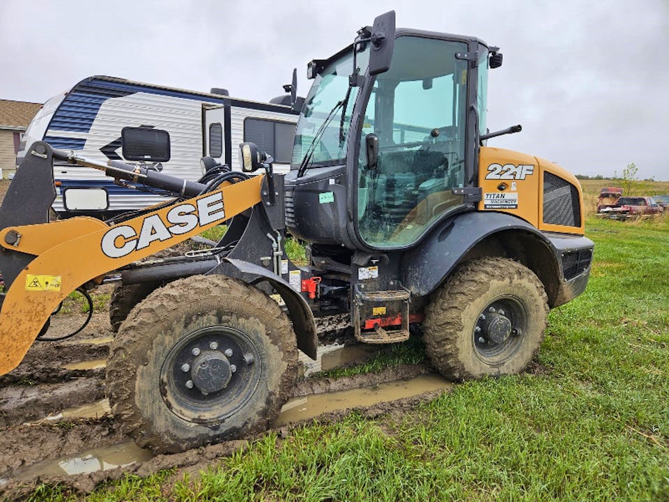 Case 221F HS HIGH SPEED COMPACT