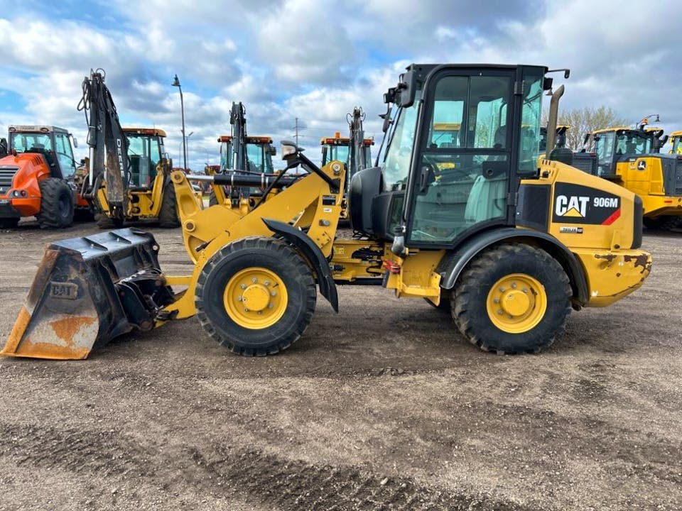 Caterpillar 906M
