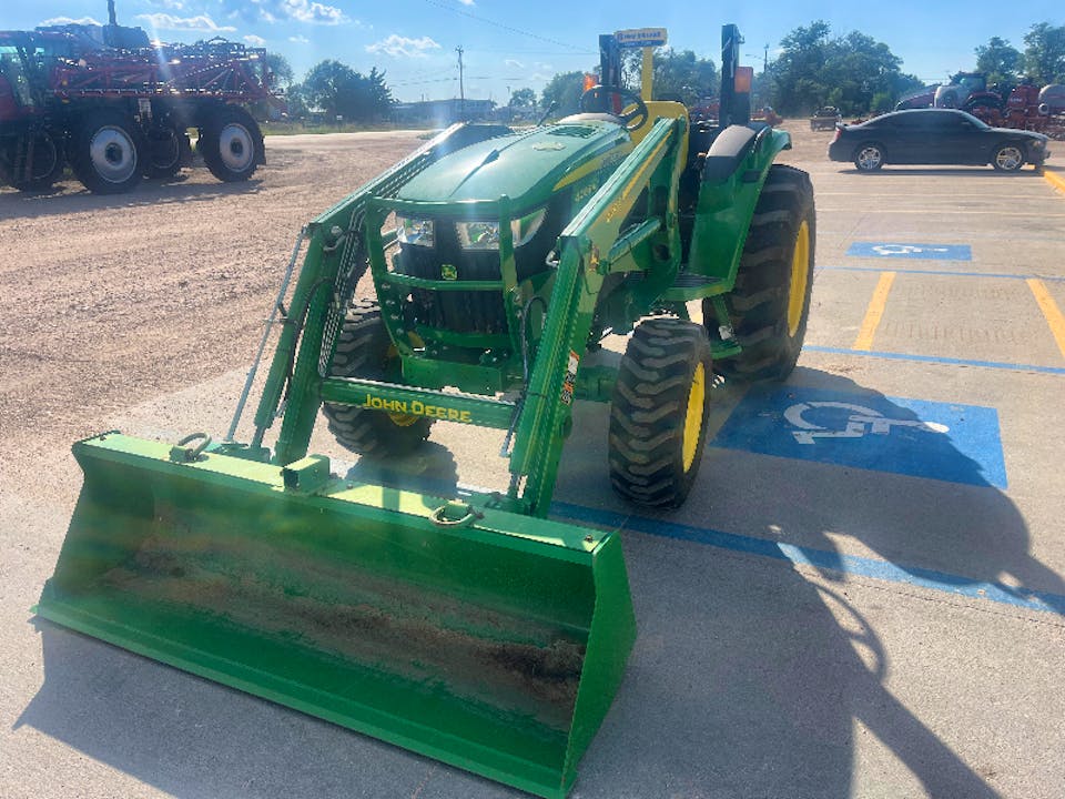 John Deere 4066M