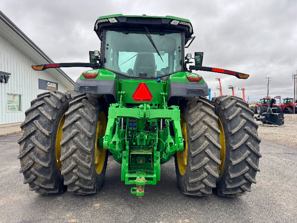 John Deere 8R230