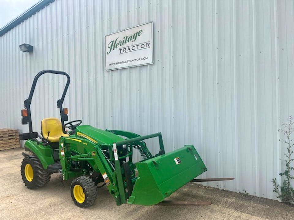 John Deere 1023E