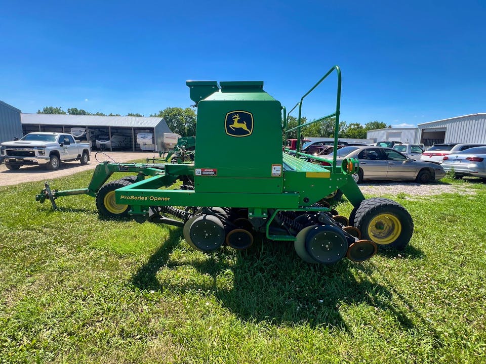 John Deere 1590