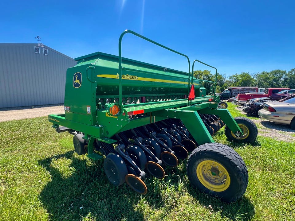 John Deere 1590