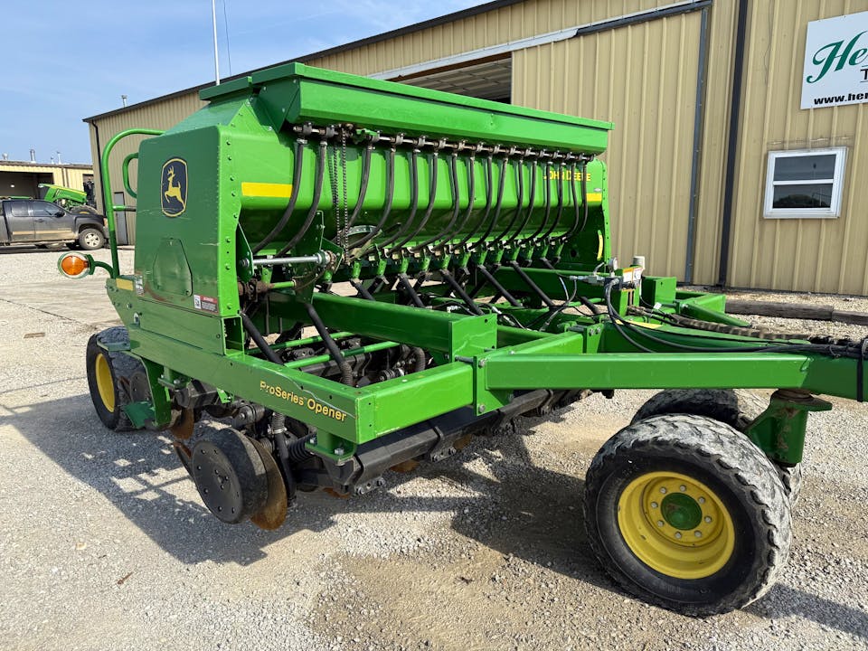 John Deere 1590