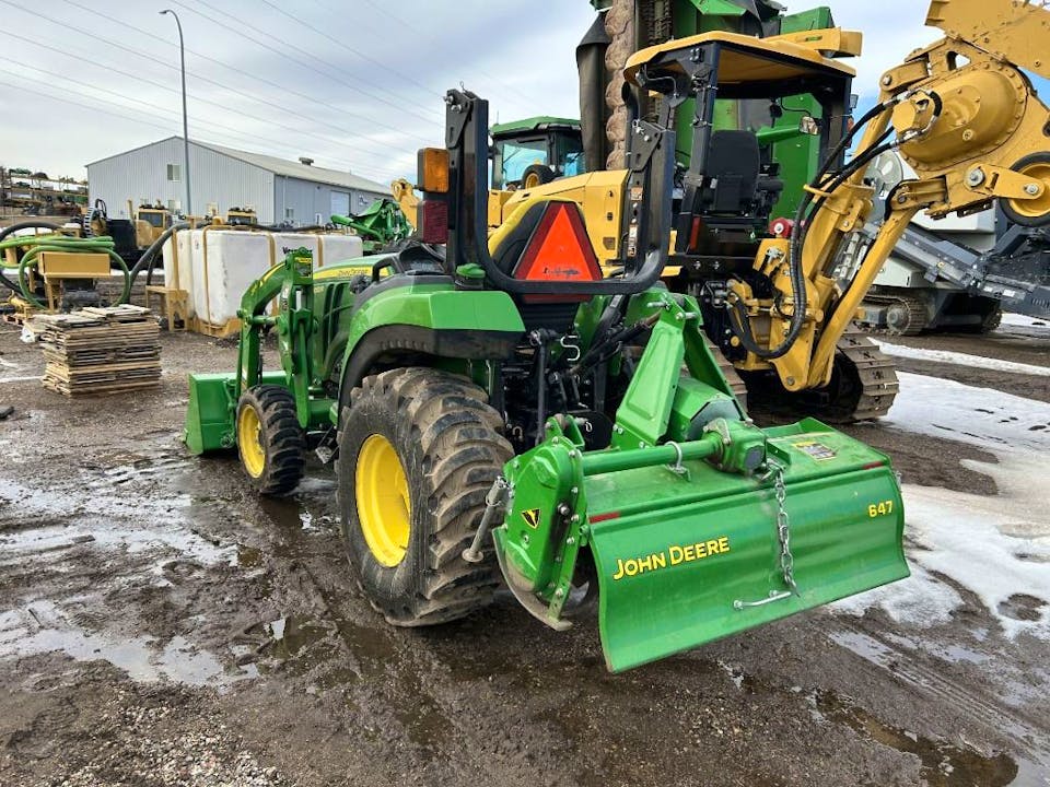 John Deere 2032R