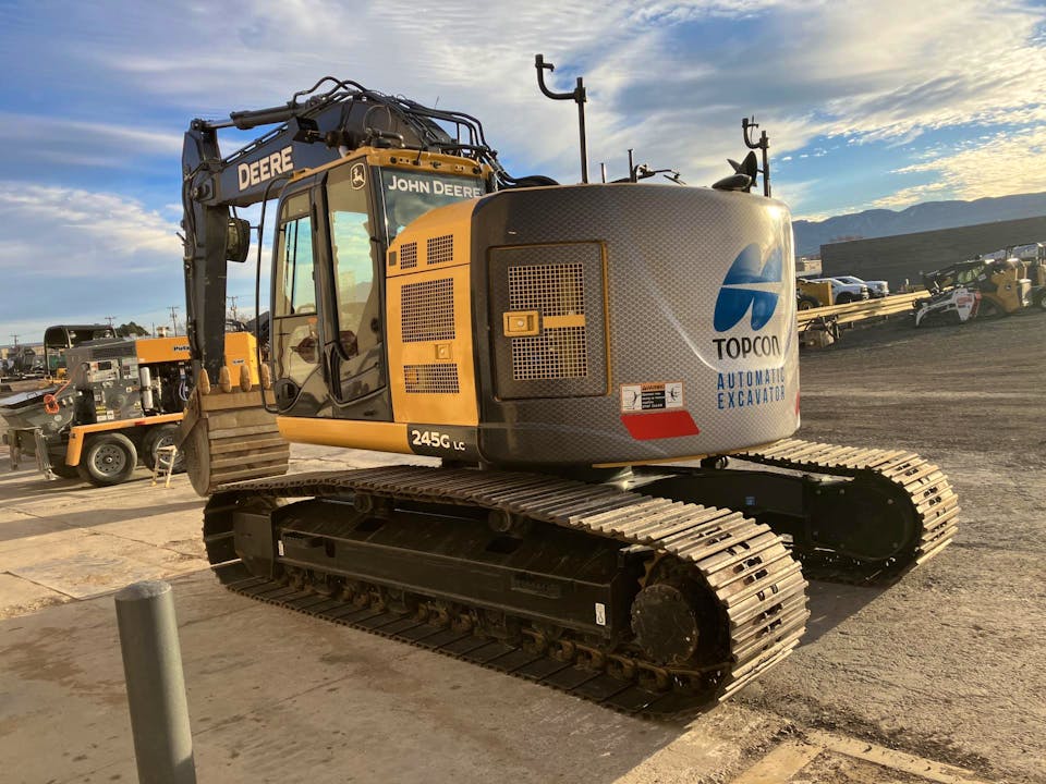 John Deere 245G LC