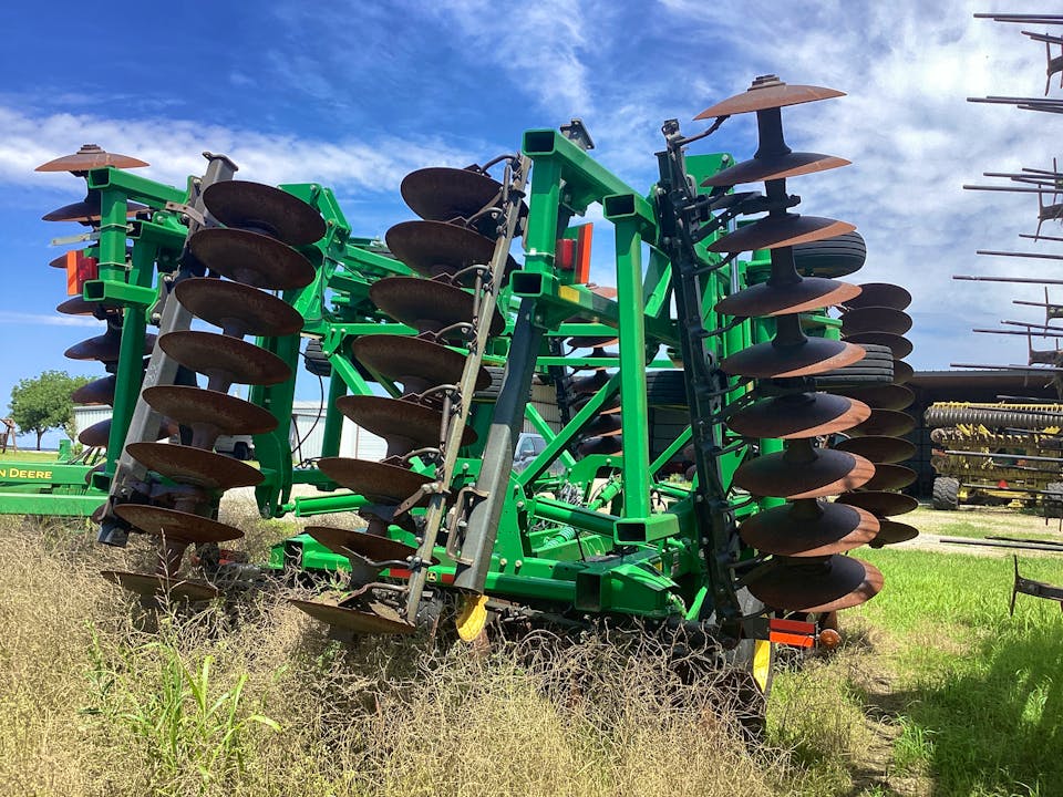 John Deere 2635