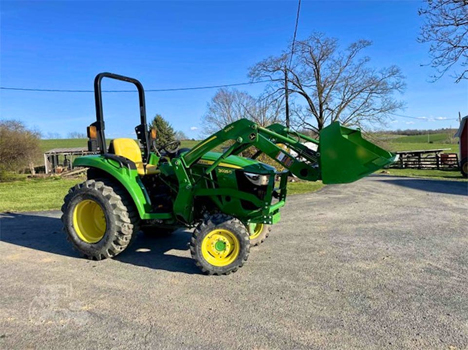John Deere 3025D