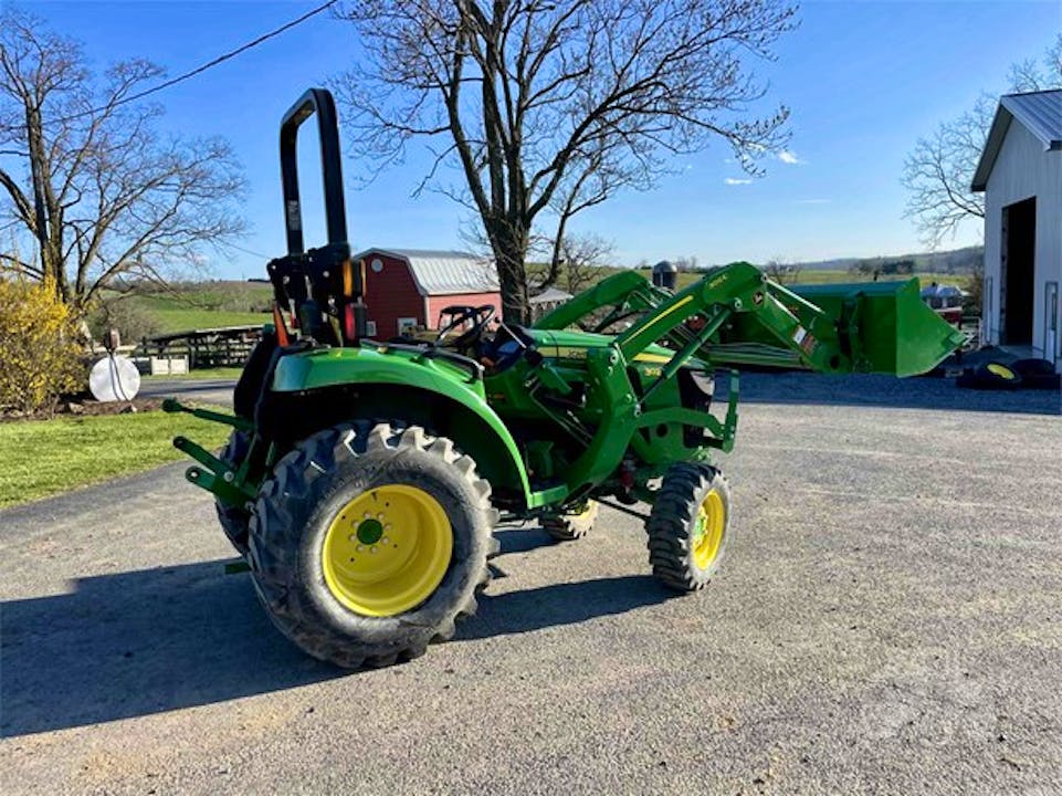 John Deere 3025D