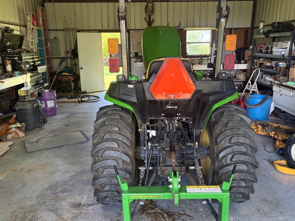 John Deere 3025E
