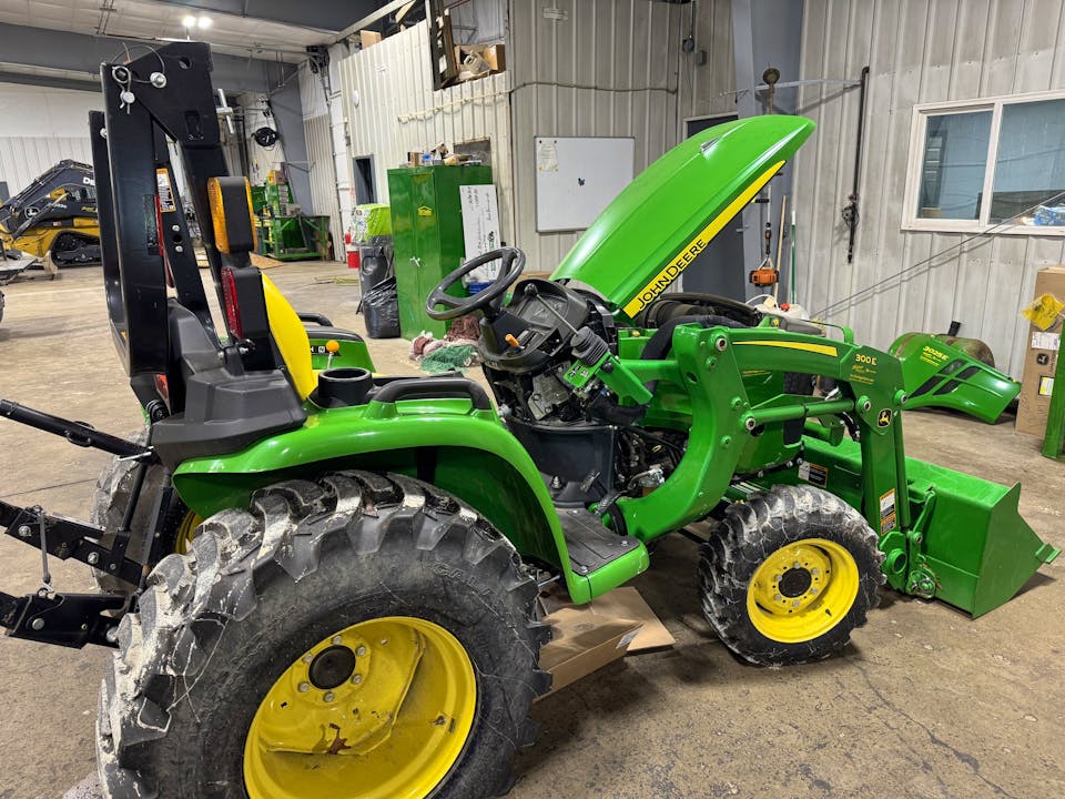 John Deere 3025E