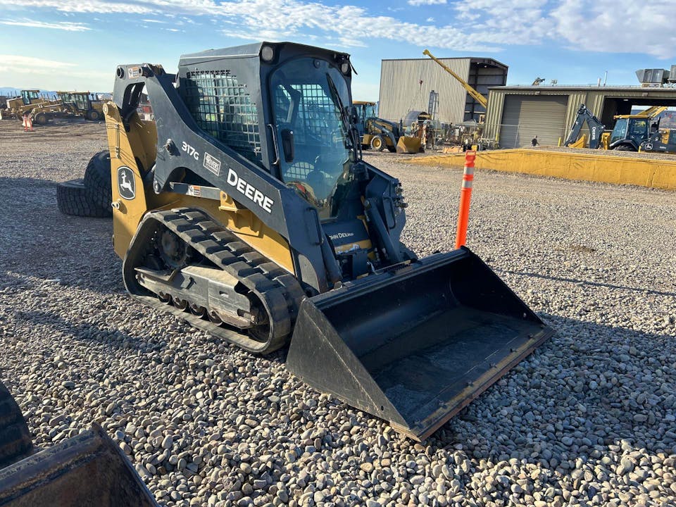 John Deere 317G