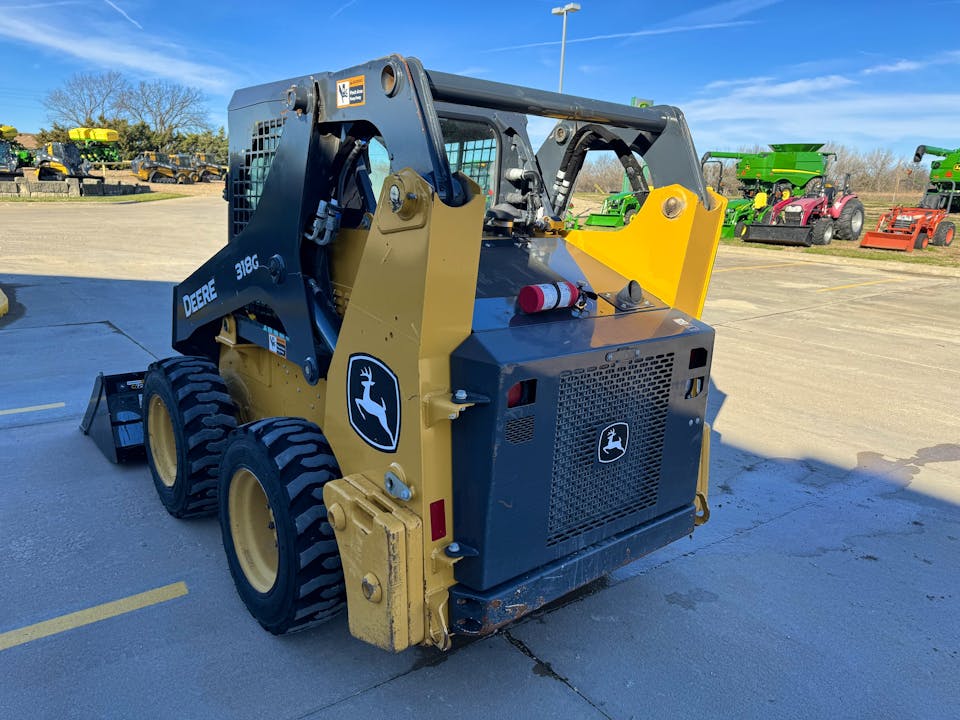 John Deere 318G