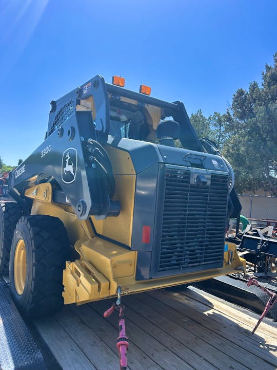 John Deere 330G