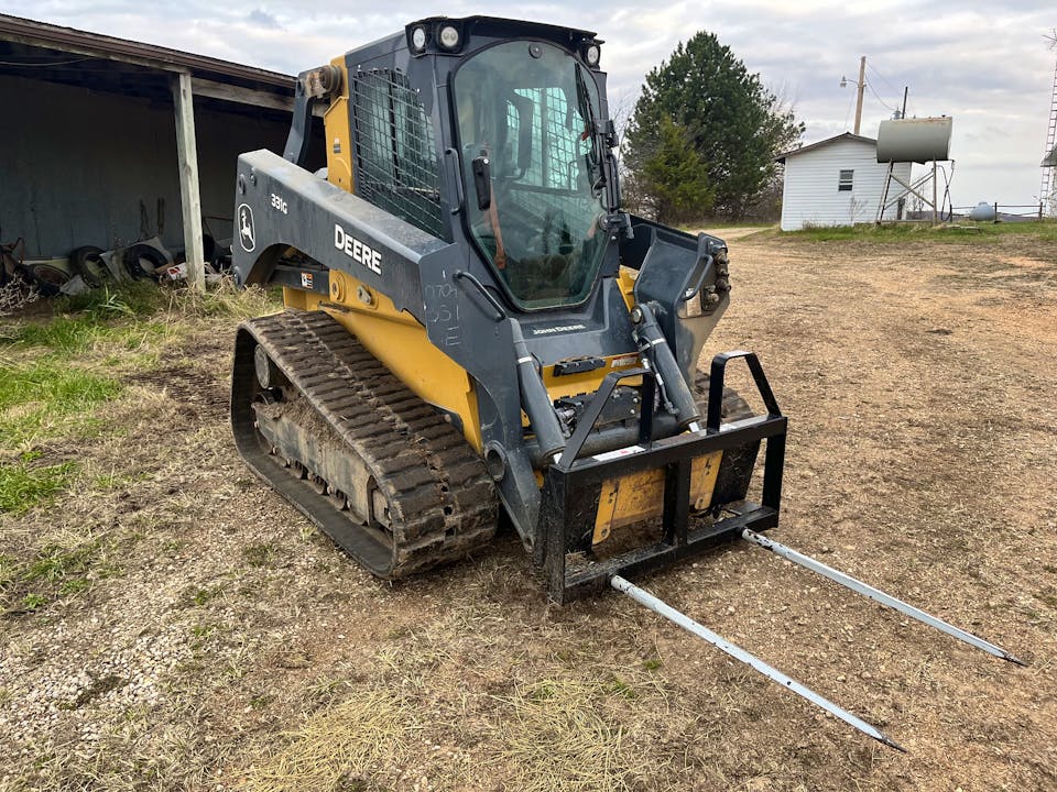 John Deere 331G