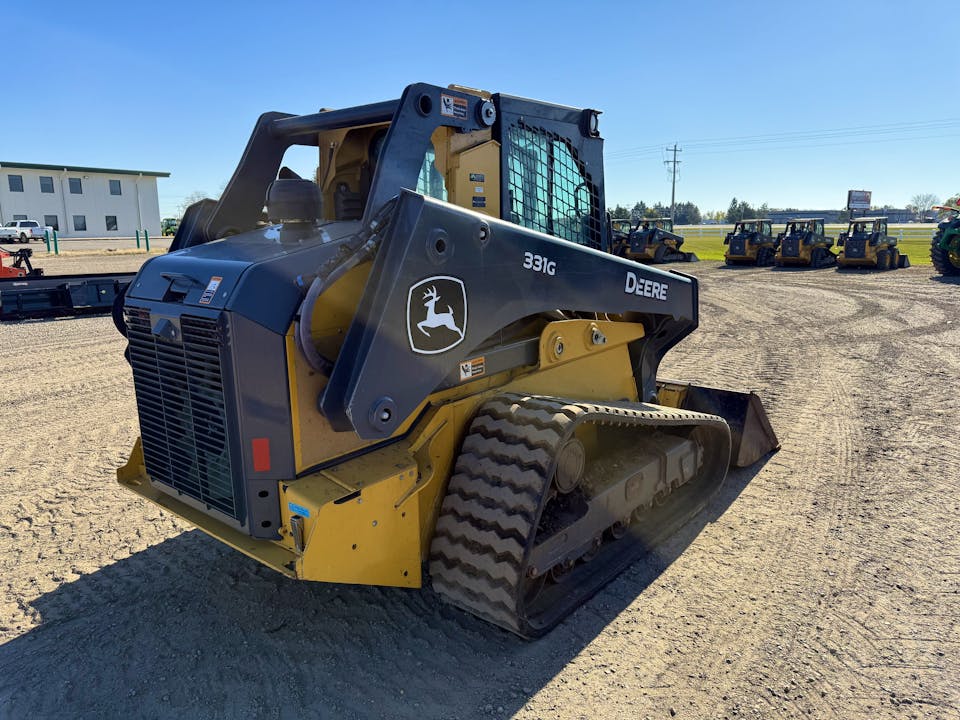 John Deere 331G
