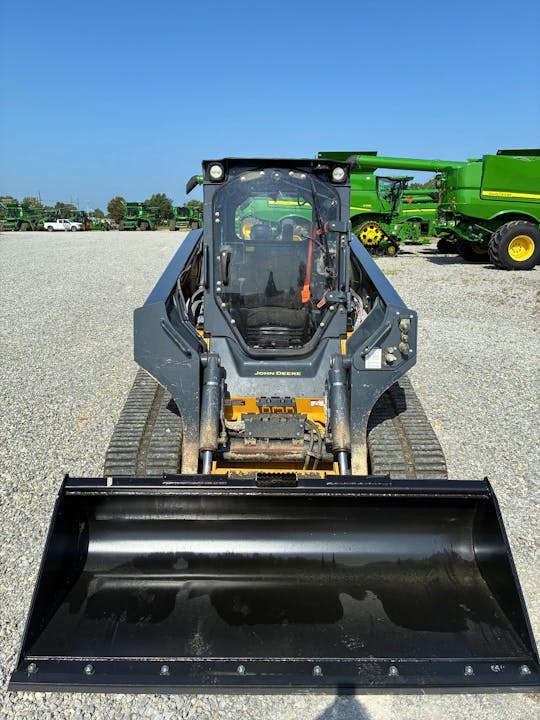 John Deere 331G