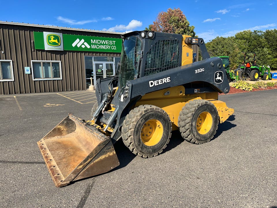 John Deere 332G