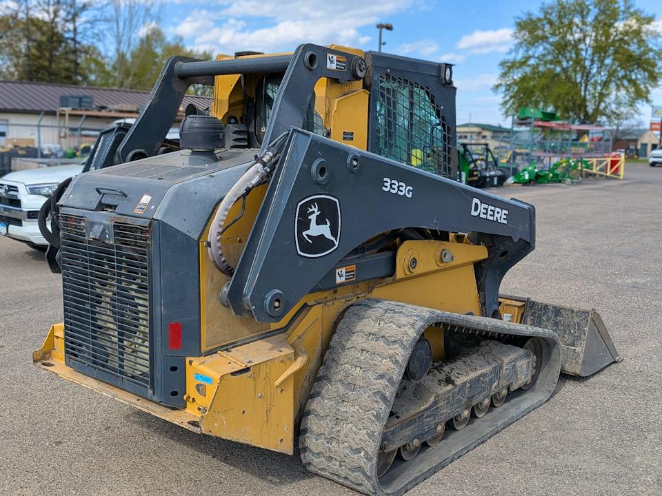 John Deere 333G