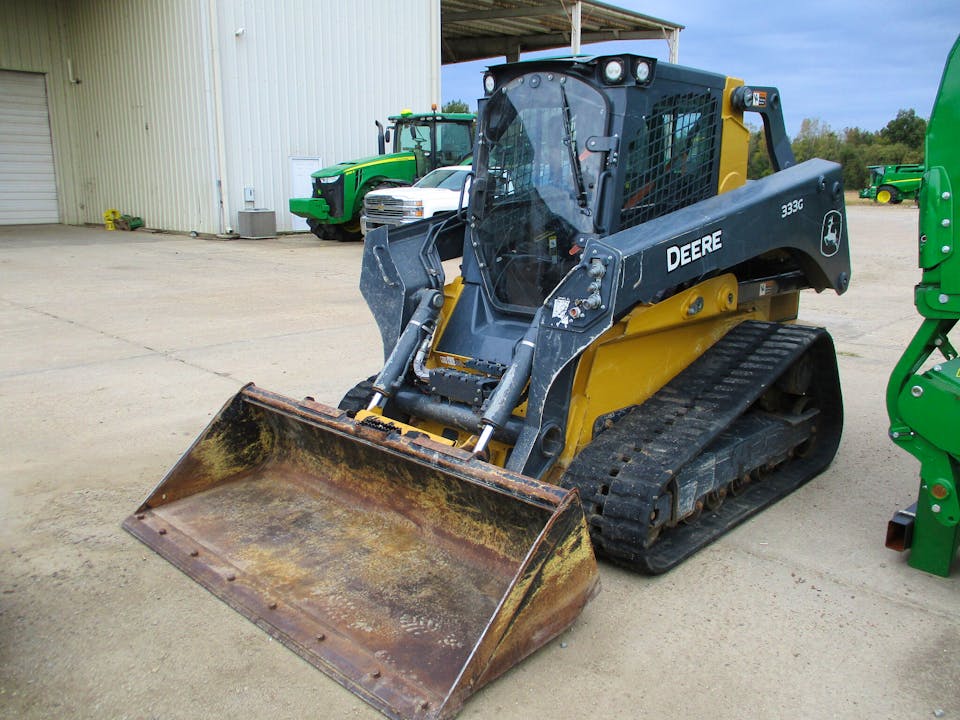 John Deere 333G