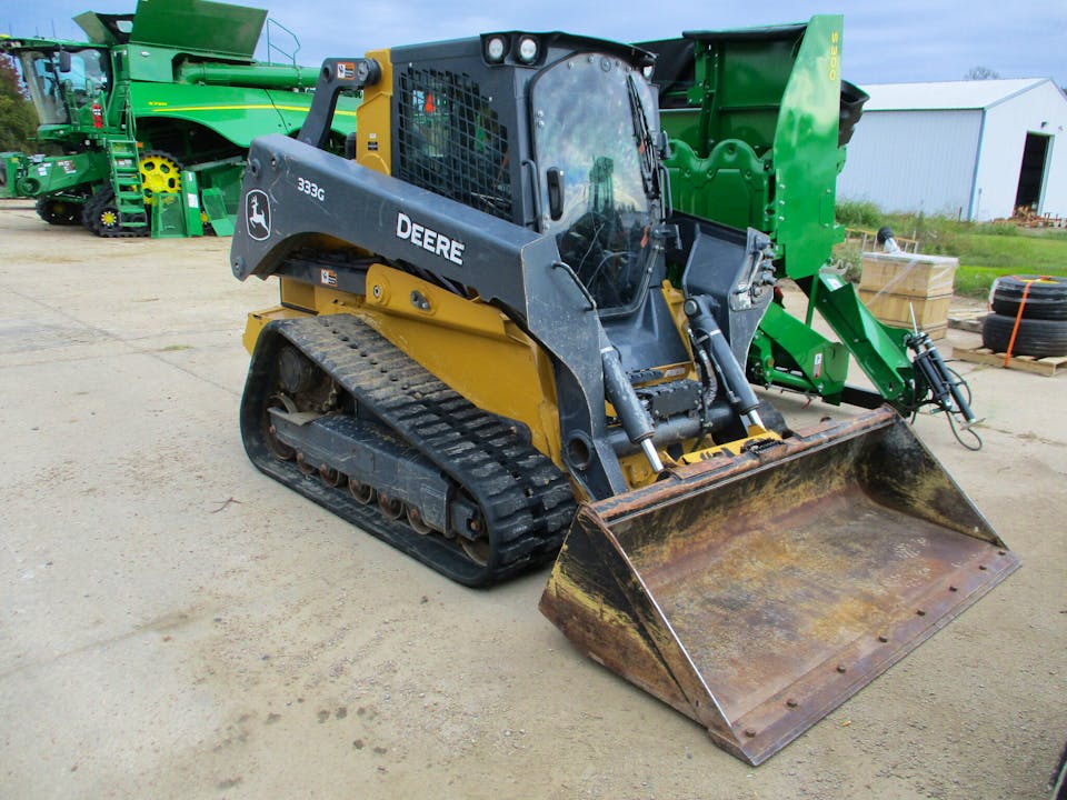 John Deere 333G
