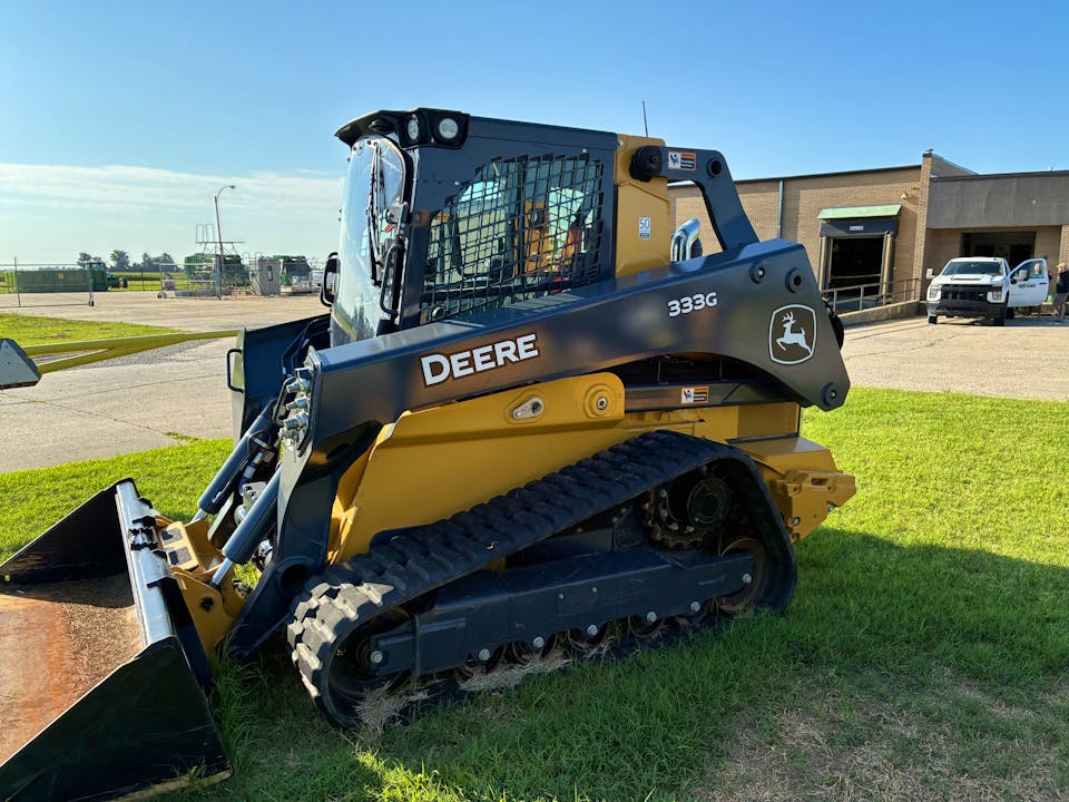 John Deere 333G