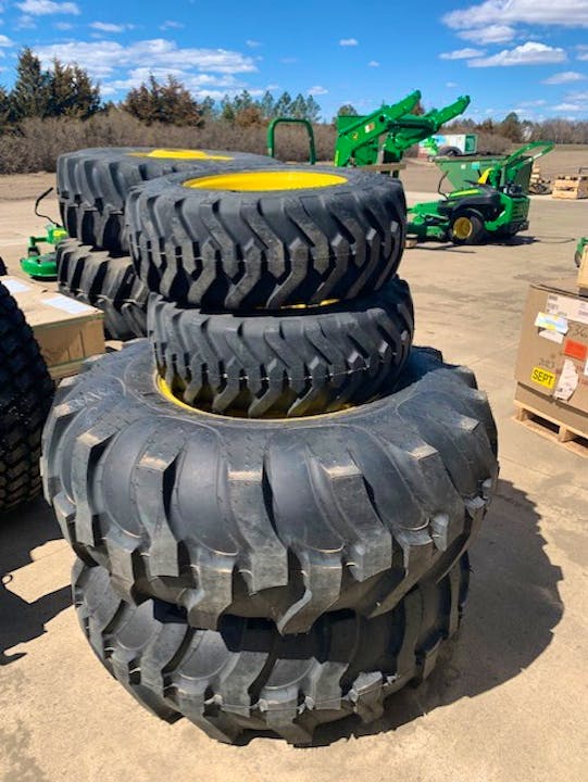 John Deere 4044R Tires