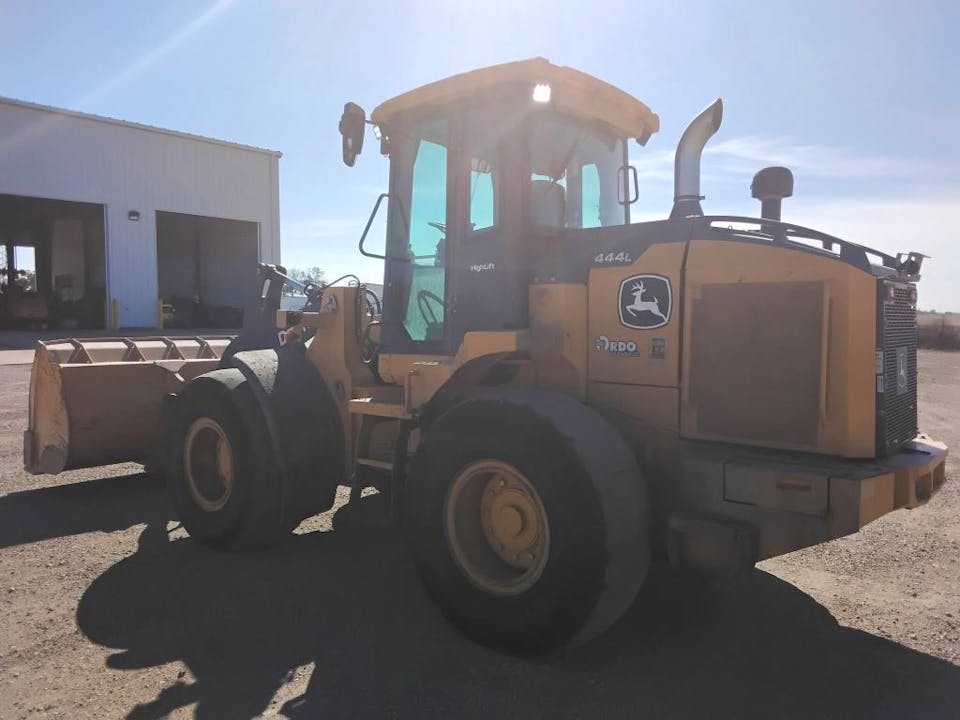 John Deere 444L