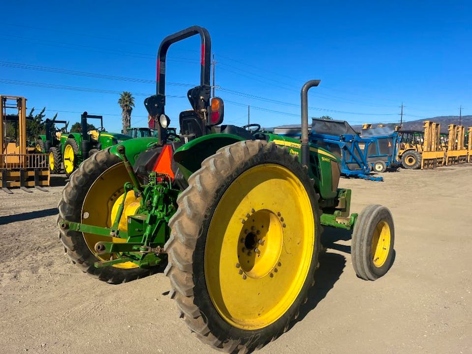 John Deere 5045E