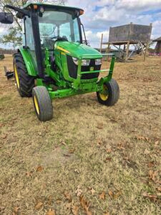 John Deere 5055E