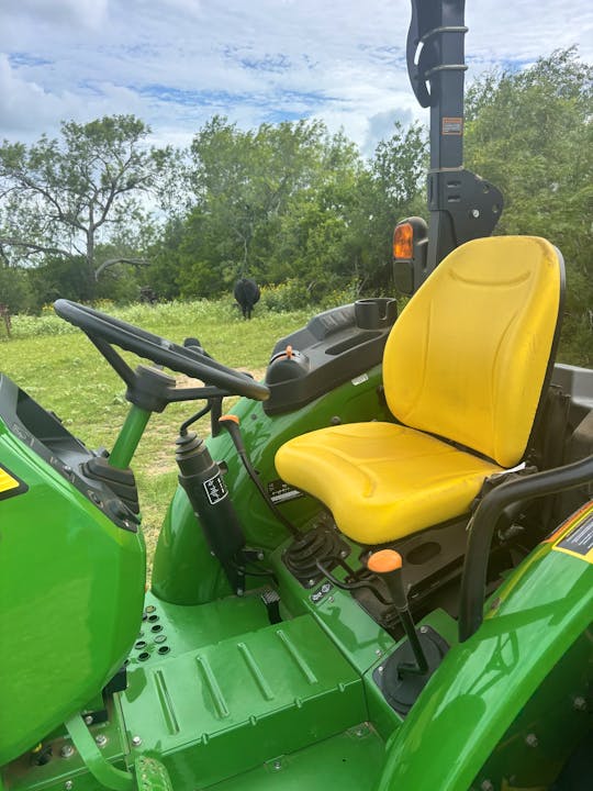 John Deere 5065E