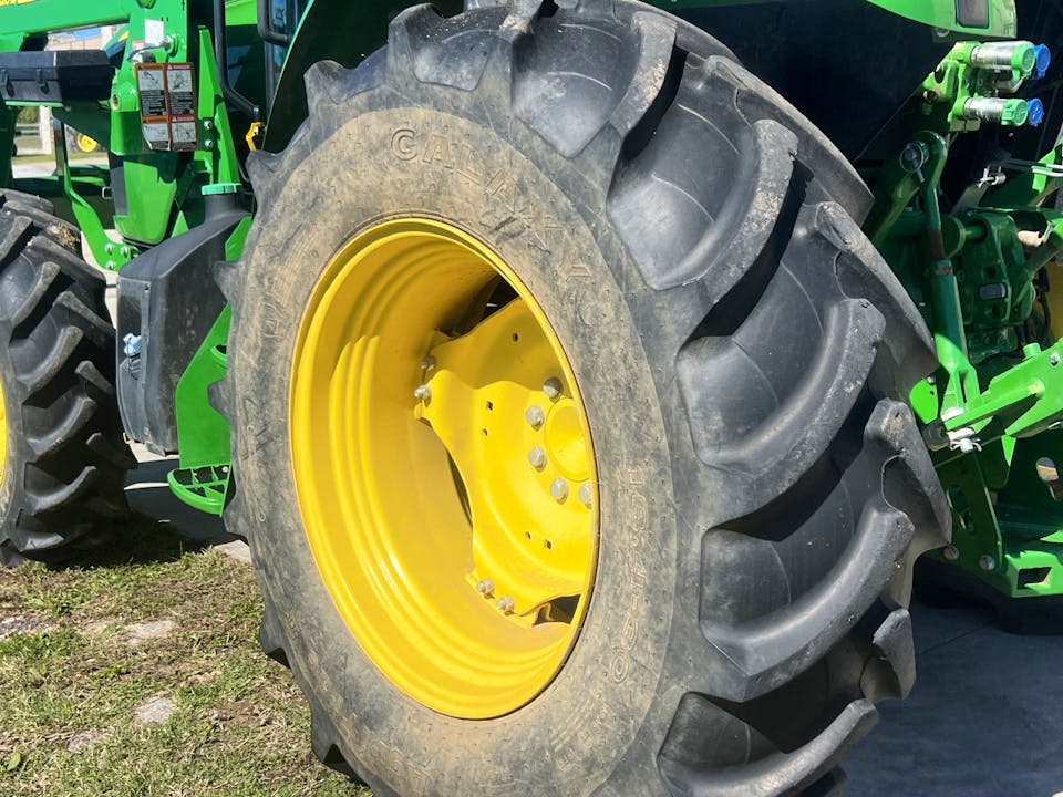 John Deere 5090E