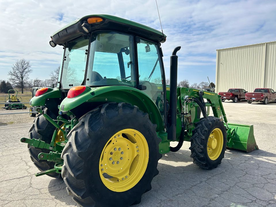John Deere 5100E