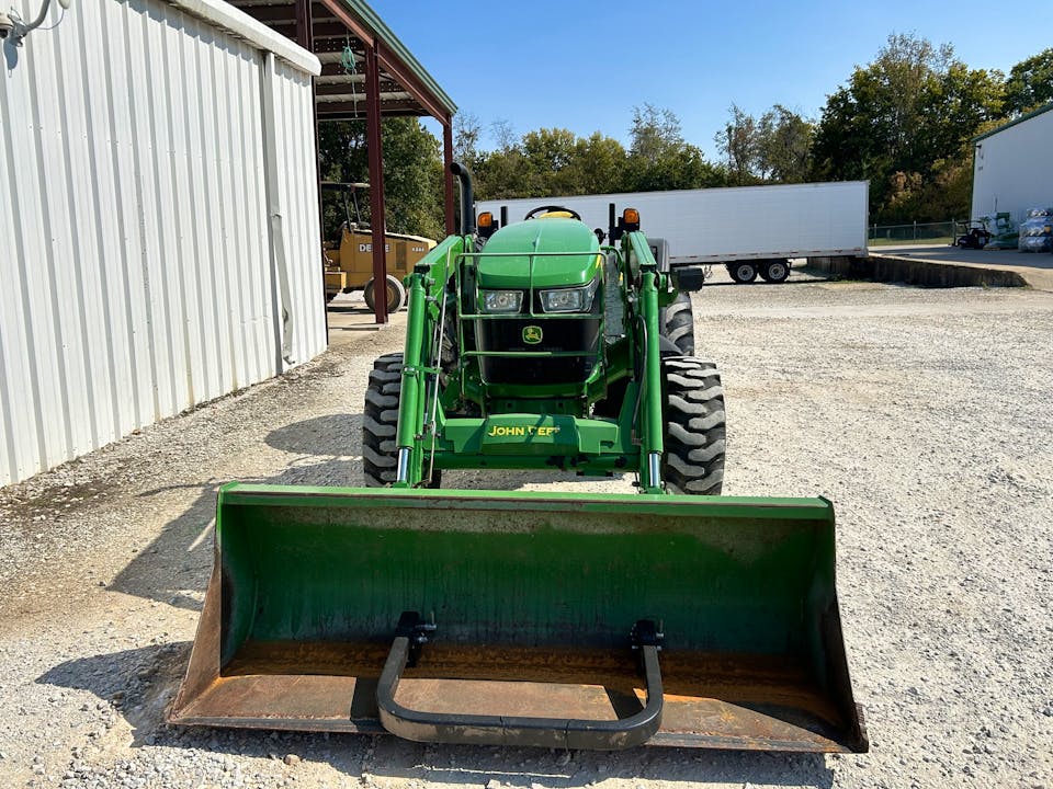 John Deere 5100E